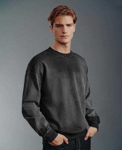  URBAN REVIVO - Áo sweatshirt nam cổ tròn tay dài Loose 