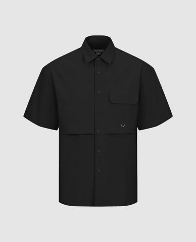  URBAN REVIVO - Áo sơ mi nam cổ bẻ tay ngắn phối túi 