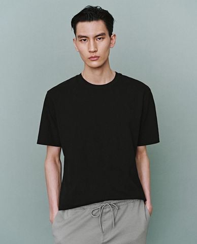  URBAN REVIVO - Áo thun nam cổ tròn tay ngắn hiện đại 