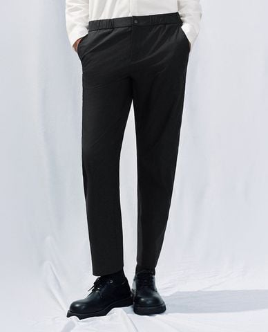  URBAN REVIVO - Quần nam ống đứng thanh lịch Carrot Fit 