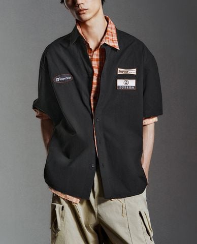  URBAN REVIVO - Áo sơ mi cổ bẻ tay dài Loose 