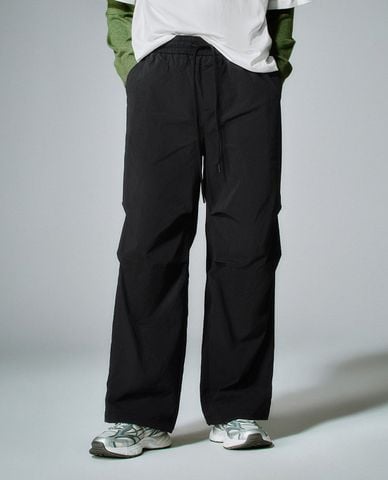  URBAN REVIVO - Quần nam ống rộng phối dây rút 