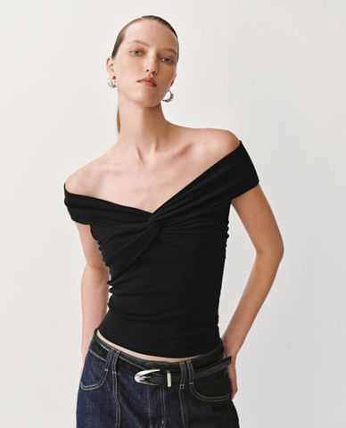  URBAN REVIVO - Áo trễ vai nữ Twisted Front 