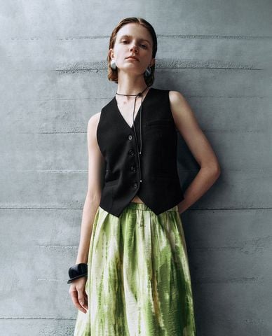  URBAN REVIVO - Áo khoác gilet nữ cổ V thanh lịch 