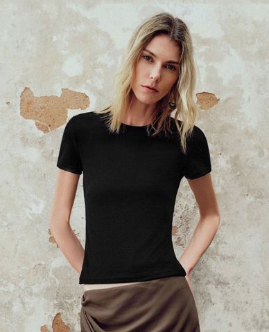  URBAN REVIVO - Áo thun nữ cổ tròn tay ngắn 