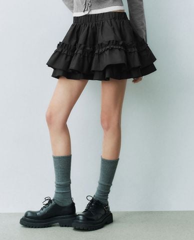  URBAN REVIVO - Chân váy xếp tầng mini phối ren 