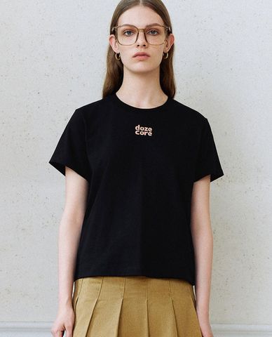  URBAN REVIVO - Áo thun nữ in hình nổi bật Letter Printed 