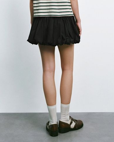  URBAN REVIVO - Chân váy xếp li mini thời thượng 