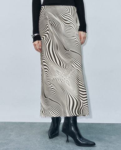  URBAN REVIVO - Chân váy phom suông midi phối họa tiết 