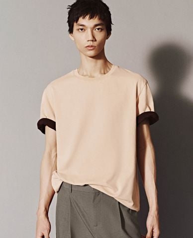  URBAN REVIVO - Áo thun nam cổ tròn tay ngắn năng động 