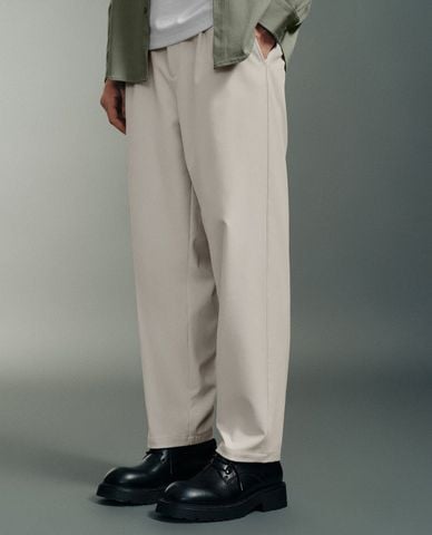  URBAN REVIVO - Quần nam ống đứng Carrot Fit 