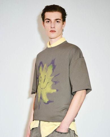  URBAN REVIVO - Áo thun nam cổ tròn tay ngắn Printed 