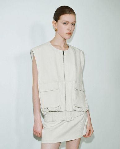  URBAN REVIVO - Áo khoác denim nữ phối túi hộp 