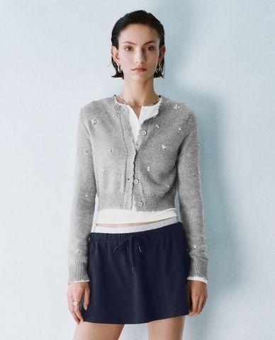  URBAN REVIVO - Áo khoác cardigan nữ phom croptop cá tính 