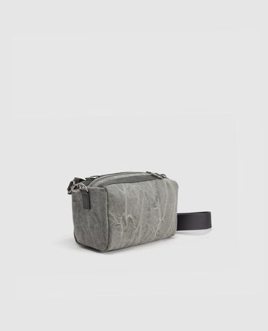  URBAN REVIVO - Túi đeo chéo nam phom chữ nhật 