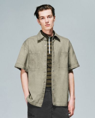  URBAN REVIVO - Áo sơ mi denim nam tay ngắn hiện đại 