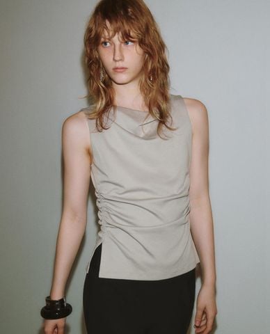  URBAN REVIVO - Áo sát nách nữ cổ đổ Ruched 