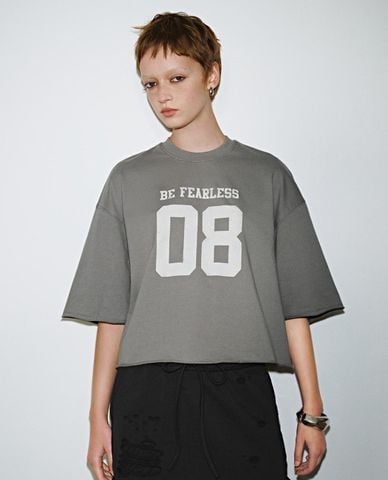  URBAN REVIVO - Áo thun nữ cổ tròn tay ngắn phom rộng 