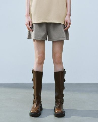  URBAN REVIVO - Quần short nữ ống rộng lưng thun 