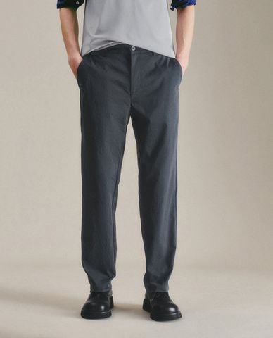  URBAN REVIVO - Quần nam ống đứng khóa kéo Carrot Fit 