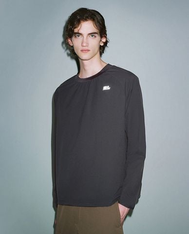  URBAN REVIVO - Áo thun nam cổ tròn tay dài Overhead 