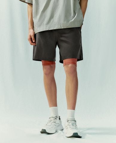  URBAN REVIVO - Quần short thể thao nam lưng thun Elastic Waist 2 In 1 