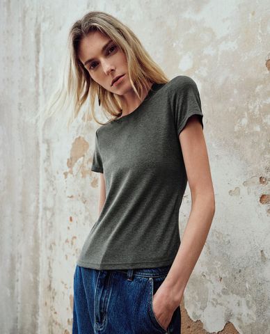  URBAN REVIVO - Áo thun nữ cổ tròn tay ngắn 