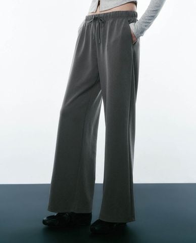  URBAN REVIVO - Quần nữ ống rộng lưng thun thời thượng 