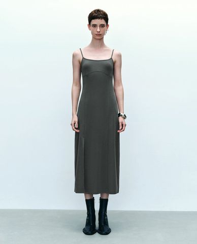  URBAN REVIVO - Đầm hai dây midi nữ tính Square-Cut Collar Cami 