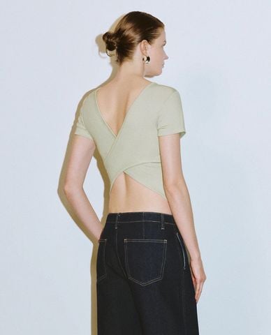  URBAN REVIVO - Áo thun nữ cổ tròn tay ngắn Skinny 