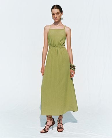  URBAN REVIVO - Đầm hai dây midi cổ vuông cut out 