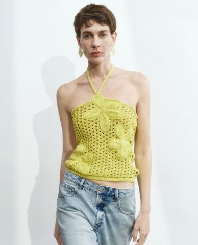  URBAN REVIVO - Áo dệt kim nữ cổ yếm nữ tính 