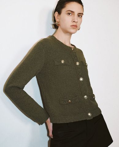  URBAN REVIVO - Áo khoác nữ cardigan cổ tròn hiện đại 