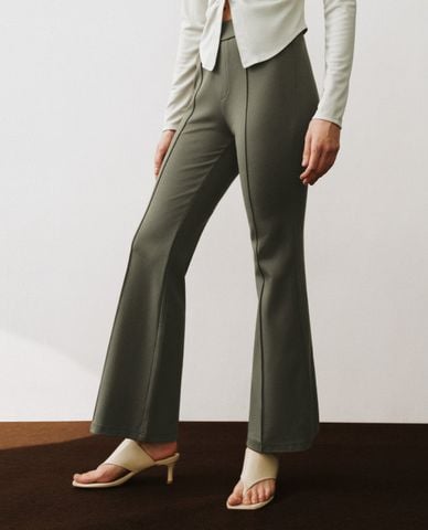  URBAN REVIVO - Quần nữ ống loe lưng cao tôn dáng 