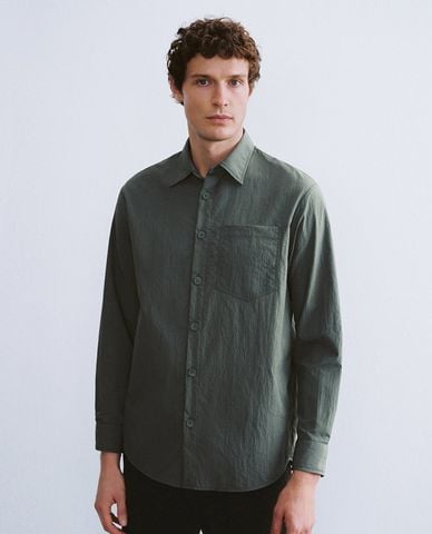  URBAN REVIVO - Áo sơ mi nam cổ bẻ tay dài Button Up Loose 