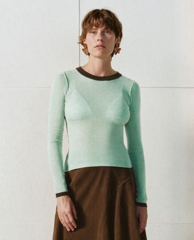  URBAN REVIVO - Áo dệt kim nữ tay dài phom ôm hiện đại 