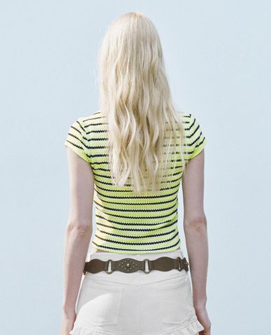  URBAN REVIVO - Áo thun nữ cổ V tay ngắn Striped 