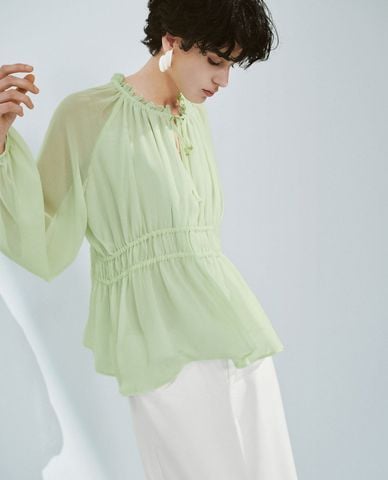  URBAN REVIVO - Áo kiểu nữ cổ tròn xếp li Shirred Overhead 