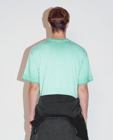  URBAN REVIVO - Áo thun nam cổ tròn hiện đại 