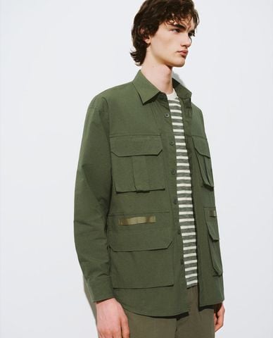  URBAN REVIVO - Áo khoác sơ mi nam cổ bẻ tay dài Button Up Loose 