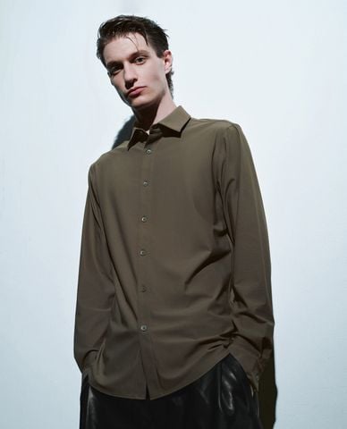  URBAN REVIVO - Áo sơ mi nam cổ bẻ tay dài Button Up Loose 