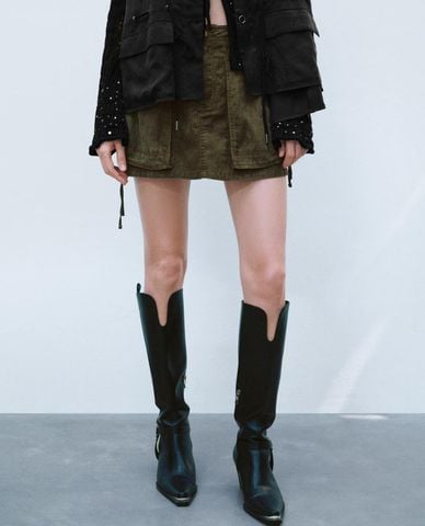  URBAN REVIVO - Chân váy denim mini phom chữ A cá tính 