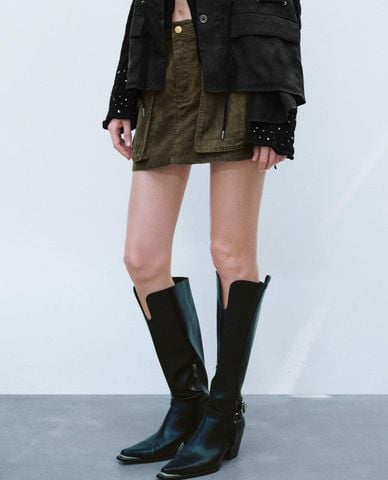  URBAN REVIVO - Chân váy denim mini phom chữ A cá tính 