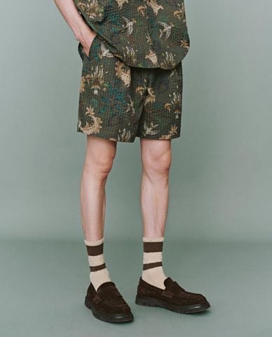  URBAN REVIVO - Quần short nam ống rộng Leisure 