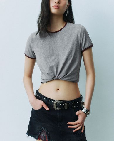  URBAN REVIVO - Áo thun nữ cổ tròn tay ngắn thời trang 