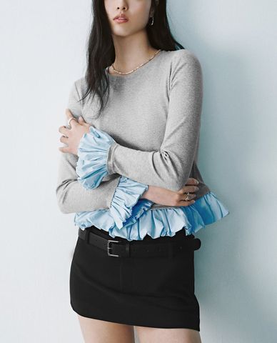  URBAN REVIVO - Áo kiểu nữ cổ tròn tay dài xếp tầng 