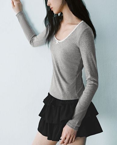  URBAN REVIVO - Áo thun nữ cổ tròn nữ tính 