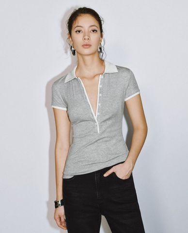  URBAN REVIVO - Áo polo nữ tay ngắn phom ôm 