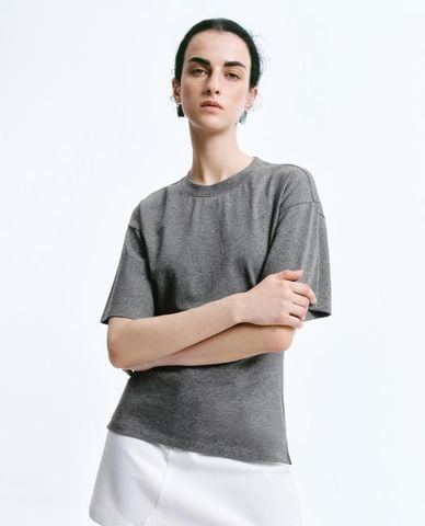  URBAN REVIVO - Áo thun nữ cổ tròn tay ngắn hiện đại 