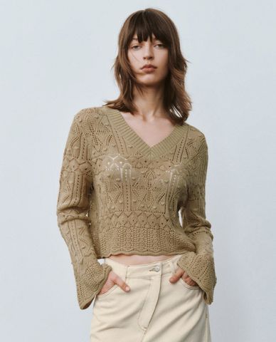 URBAN REVIVO - Áo dệt kim nữ cổ V tay dài 